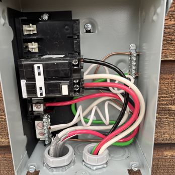 Kingdom Electric - Hot tub GFCI disconnect - Electricians Near Me - Anacortes, Washington Kingdom Electric - Hot tub GFCI disconnect - Electricians Near Me - Anacortes, Washington