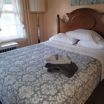 Simmons Motel - 2nd bedroom with locking door - Hotels Near Me - Hershey, Pennsylvania Simmons Motel - 2nd bedroom with locking door - Hotels Near Me - Hershey, Pennsylvania