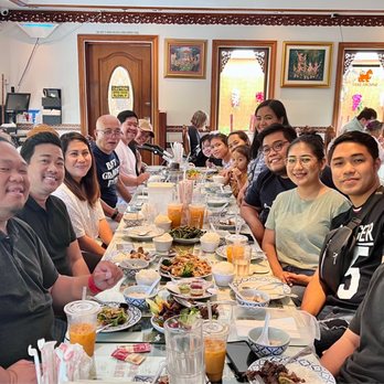 President Thai - Having great Thai food with visiting friends and family - Thai Near Me - Pasadena, California President Thai - Having great Thai food with visiting friends and family - Thai Near Me - Pasadena, California