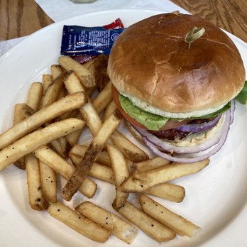 Bahama Breeze - Grilled chicken sandwich - Bars Near Me - Orlando, Florida Bahama Breeze - Grilled chicken sandwich - Bars Near Me - Orlando, Florida