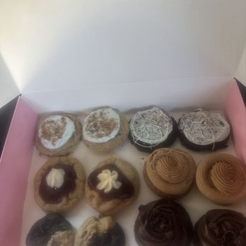Crumbl - Overland Park - Mix of delicious mini crumbles - Bakeries Near Me - Overland Park, Kansas Crumbl - Overland Park - Mix of delicious mini crumbles - Bakeries Near Me - Overland Park, Kansas