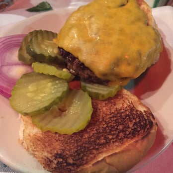 J.G. Melon - Cheeseburger - American Near Me - New York, New York