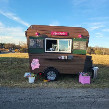 Café La Lele - Cute little truck in a big parking lot - Coffee & Tea Near Me - San Antonio, Texas