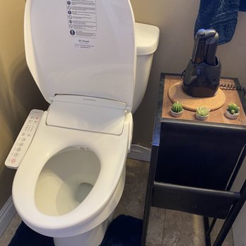 Deep Cleaning And Sanitizing Services - Clean toilet - Home Cleaning Near Me