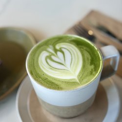 Dot Cafe - matcha latte