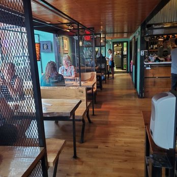 Mom's Siam - Interior seating - Thai Near Me - Richmond, Virginia