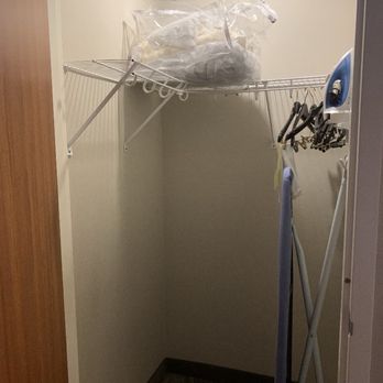 SpringHill Suites Macon - Closet - Hotels Near Me - Macon, Georgia SpringHill Suites Macon - Closet - Hotels Near Me - Macon, Georgia