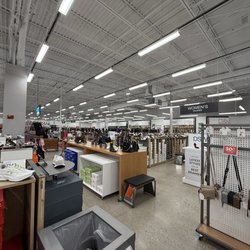 DSW Designer Shoe Warehouse - Remodel 1/26
