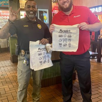 Portillo's Brandon - Customer service at its best!! - Burgers Near Me - Brandon, Florida Portillo's Brandon - Customer service at its best!! - Burgers Near Me - Brandon, Florida