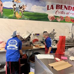 Super market La Bendicion - Helpful and knowledgeable family owned and operated business..