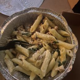 To Go Pasta Alfredo deluxe with spinach To Go Pasta Alfredo deluxe with spinach
