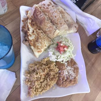 La Bonita's - Macho Quesadilla Chicken, rice, beans, small salad - Mexican Near Me - Palm Springs, California La Bonita's - Macho Quesadilla Chicken, rice, beans, small salad - Mexican Near Me - Palm Springs, California