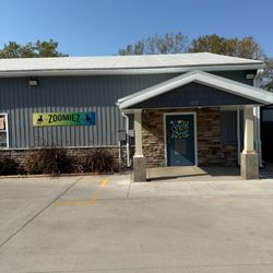 Zoomiez Dog Daycare & Kennel