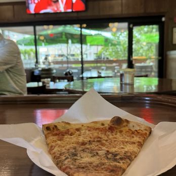J. Dolan's - Pizza Near Me - Honolulu, Hawaii