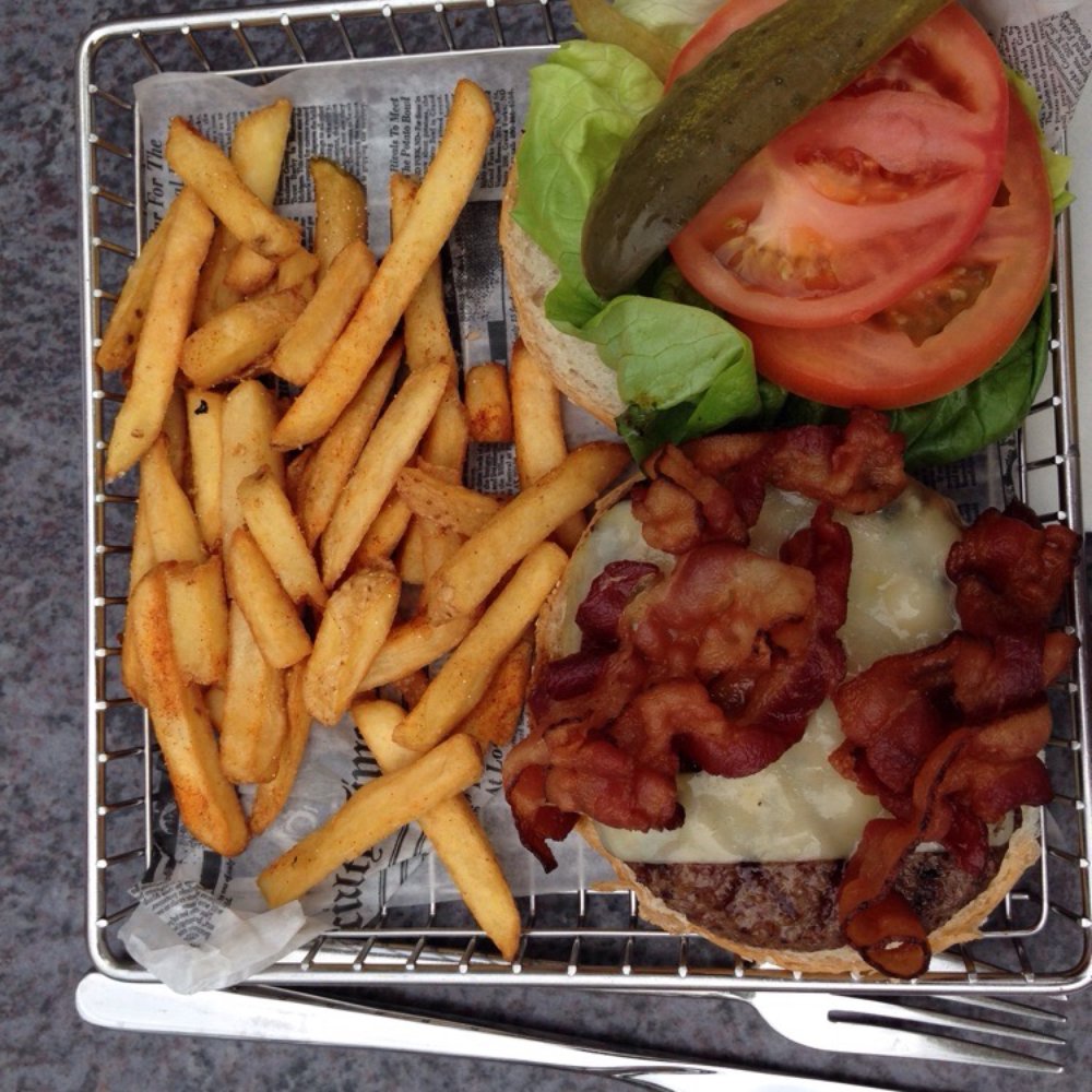Solera - Bacon cheeseburger :) - Tapas Bars Near Me - San Juan, Puerto Rico