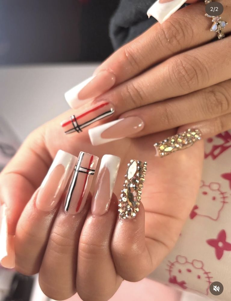 Nails By Ileana Logo