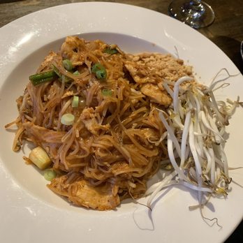 Kitchen Mae Kong - Chicken pad Thai - Thai Near Me - Gastonia, North Carolina