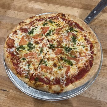 Fratelli Pizza - Margherita YUM. - Pizza Near Me - Flagstaff, Arizona