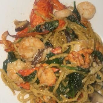 Yard House - Lobster Garlic Noodles - New American Near Me - Henderson, Nevada