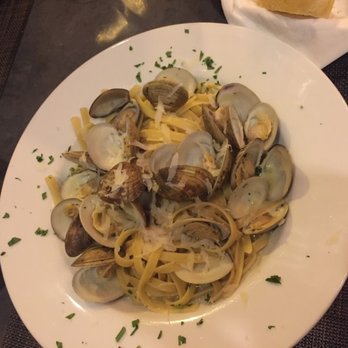 Francoli Gourmet - Linguini a Vongole - Italian Near Me - Orange, California Francoli Gourmet - Linguini a Vongole - Italian Near Me - Orange, California