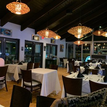 Marfil Bistro - Área de comedor. - Breakfast & Brunch Near Me - Doral, Florida Marfil Bistro - Área de comedor. - Breakfast & Brunch Near Me - Doral, Florida