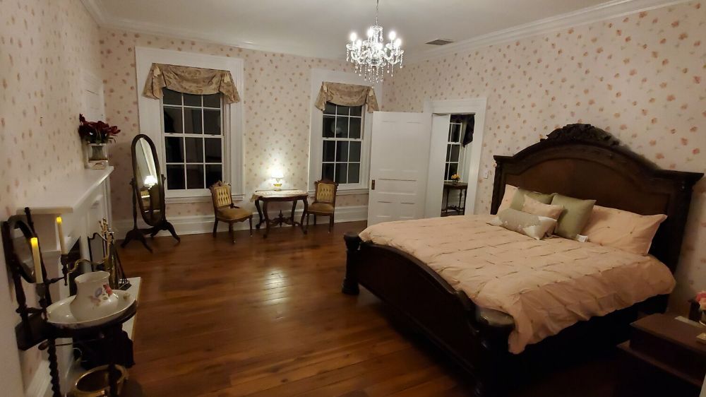 The Bryan House - wedding in Wilmore, KY