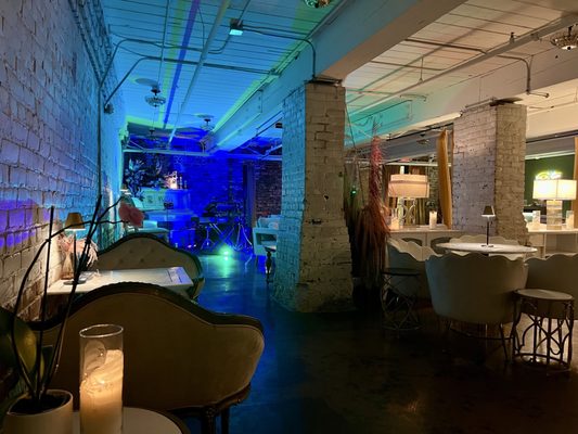 Coupe & Stein Champagne Bar by null