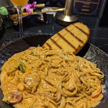 Nomad Reserve - Lounges Near Me - Houston, Texas