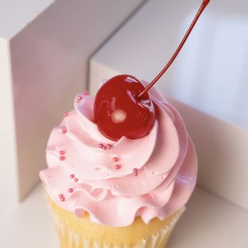 A lo Cubano Bakery - Custom Cakes Near Me - Austin, Texas