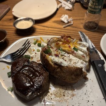 Outback Steakhouse - Steakhouses Near Me - Lexington, Kentucky
