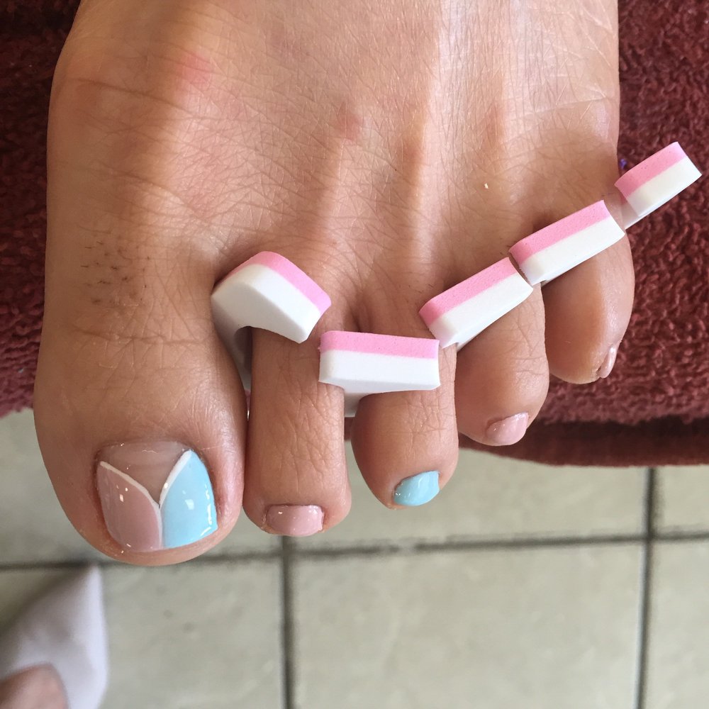 Nails By Grace Logo