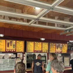 Tom's Hot Dog - Menu board