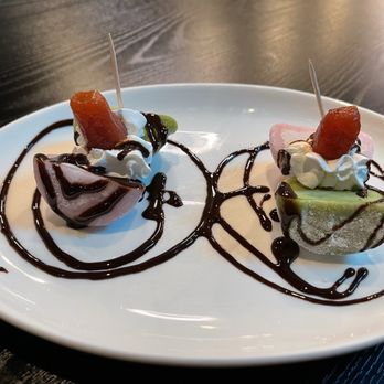 Kaiki Sushi - Green tea and strawberry mochi - Sushi Bars Near Me - Van Nuys, California