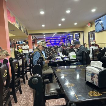 Agave Jalisco - Busy friday nite . A lot of people coming in to eat. This is a good place and good food .   Breakfast is really good . - Cocktail Bars Near Me - Mason, Texas