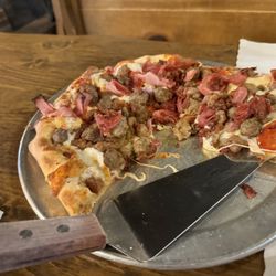 Pappy's Family Pub - Meat, lovers, pizza