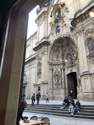 Basilica Nuestra Señora del Coro by null