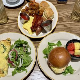 Omelette, big plate, pimento bacon sandwich