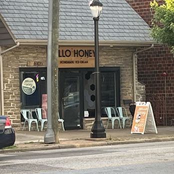 Hello Honey - Hello honey Out side the pleasant ridge location - Ice Cream & Frozen Yogurt Near Me - Cincinnati, Ohio Hello Honey - Hello honey Out side the pleasant ridge location - Ice Cream & Frozen Yogurt Near Me - Cincinnati, Ohio