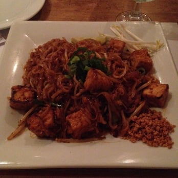 Djan's Thai Restaurant - Gluten free tofu pad thai! - Thai Near Me - Seattle, Washington