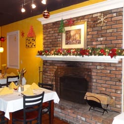 New Harvest Restaurant - Dinning room with fireplace