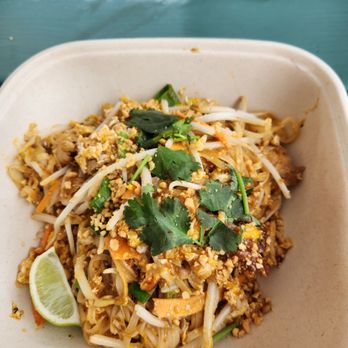 Thai Mee Up - Chicken Pad Thai!!! - Food Trucks Near Me - Kahului, Hawaii Thai Mee Up - Chicken Pad Thai!!! - Food Trucks Near Me - Kahului, Hawaii