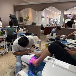 Oasis Nails