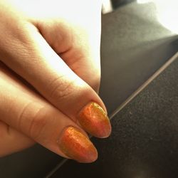 Stylin’ Nails & Spa - uneven nails