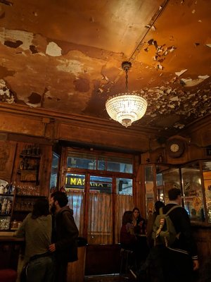Bar Marsella by null