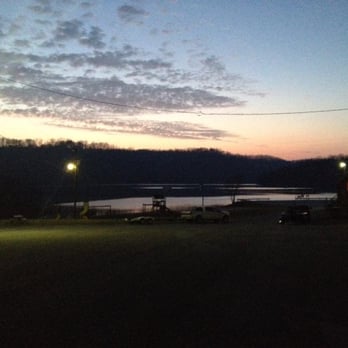 Safe Harbor Eagle Cove - View of the Dale Hollow Lake - Boating Near Me - Byrdstown, Tennessee