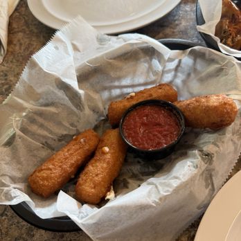 Large Plain Pizza and Pints - Mozzarella sticks - Pizza Near Me - Pittsburgh, Pennsylvania Large Plain Pizza and Pints - Mozzarella sticks - Pizza Near Me - Pittsburgh, Pennsylvania