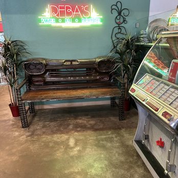 Reba's - Oldie but goodie - Pizza Near Me - Giddings, Texas