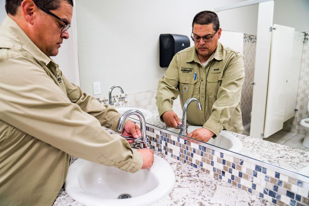 Slide of Manny's Quality Plumbing