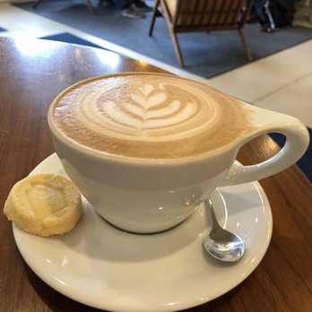 Arriviste Coffee Roasters - Latte - Coffee & Tea Near Me - Pittsburgh, Pennsylvania