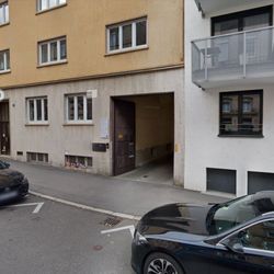 DLSWest PC-Service & IT Dienstleistungen - Eingang durchs Tor ins Hinterhaus